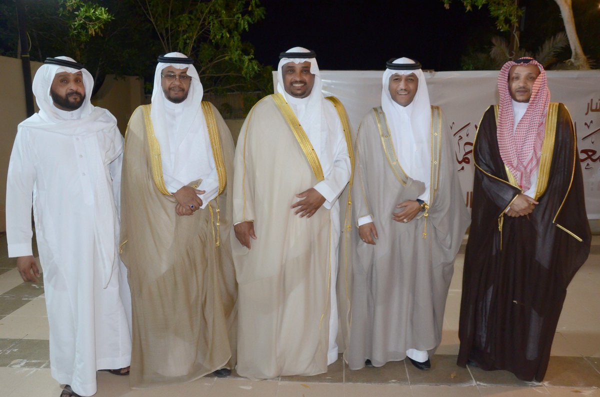 alahamdhgrop's tweet photo. أقام المستشار مشعل بن سعود الاحمدي واخوانه حفل المعايده السنوي الحادي عشر في مزرعتهم العامره بالمدينه المنوره ثالث ايام العيد حضرالحفل جمع غفير من قبائل الأحامده والقبائل الأخرى والأصدقاء كانت معايدة و أمسية جميله تخلل الحفل قصائد شعرية ولعبة الحرابي وزيد https://t.co/1eQmmJNWVu