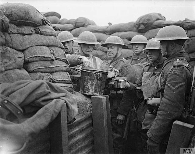 Lunch time!

Serving hot stew to the troops of the Lancashire Fusiliers in the front line trench from a container. Opposite Messines, near Ploegsteert Wood, March 1917.

#britishhistory #britisharmy #firstworldwar