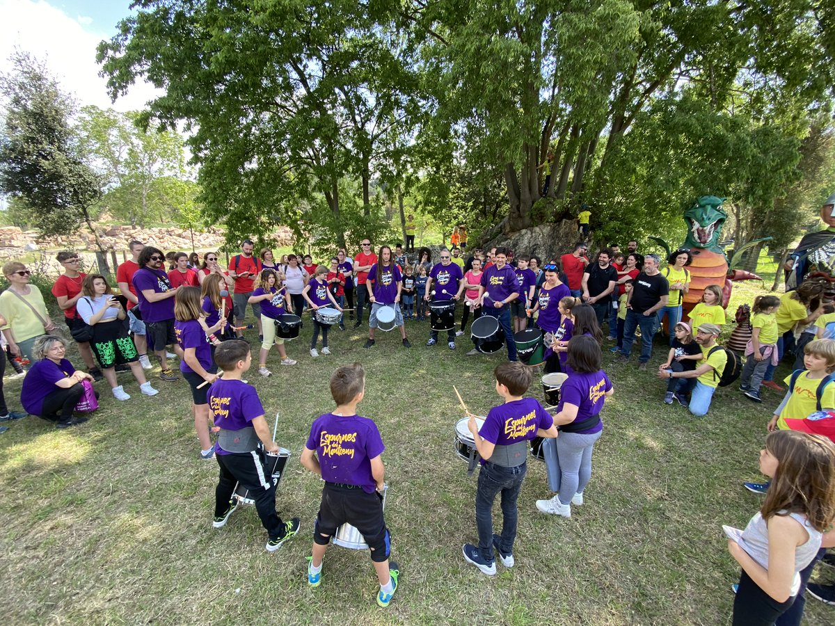 ajsantceloni's tweet photo. Coneixeu la llegenda del Soler de Vilardell? 📖Descobriu-la amb la sortida a la Roca del Drac🗡️

✅ amb Afa de l'Escola Soler de Vilardell, Colla de Diables i Espurnes del Montseny 🐲

📆 dissabte 20 d'abril
🕙 10 del matí
📌 plaça de la Vila

+ info a 👉🏻https://t.co/0mQtDEd6xK https://t.co/3zgtcIN2ux