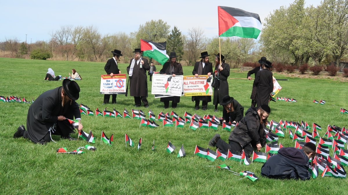 On Sunday individual flags with each murdered name have been raised at Overpeck Park in Leonia, New Jersey, in remembrance of the 15k+ Palestinian children's lives lost over the last six months in Gaza.