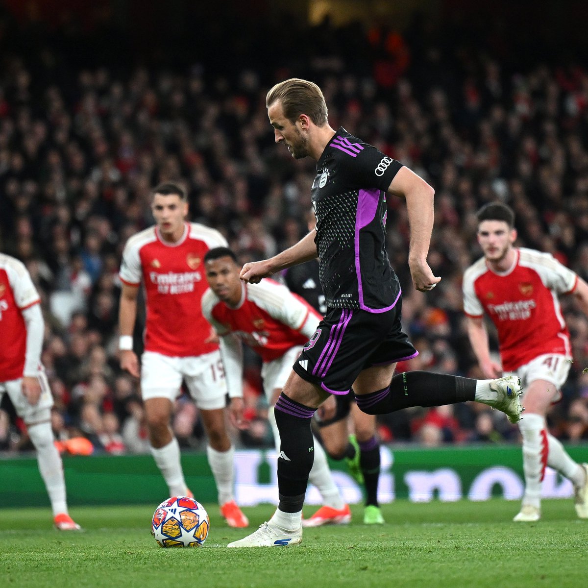 Harry Kane: 'I had a lot of history with Arsenal and the north London derby. It was the biggest game when I was in England but now it's a new chapter and my focus is trying to beat a really good Arsenal side. 'I know a lot of Tottenham fans will be hoping Bayern go through