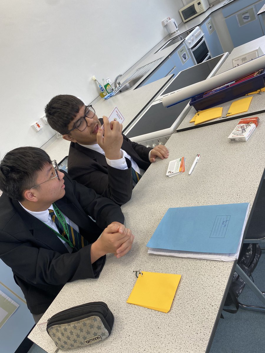 Year 10 back at it with some revision for their upcoming assessments……Food Jenga, Food Family Fortunes, Food Name 5 and the Eatwell Guide dominos.🙇🏽‍♀️🙇‍♂️📑📚