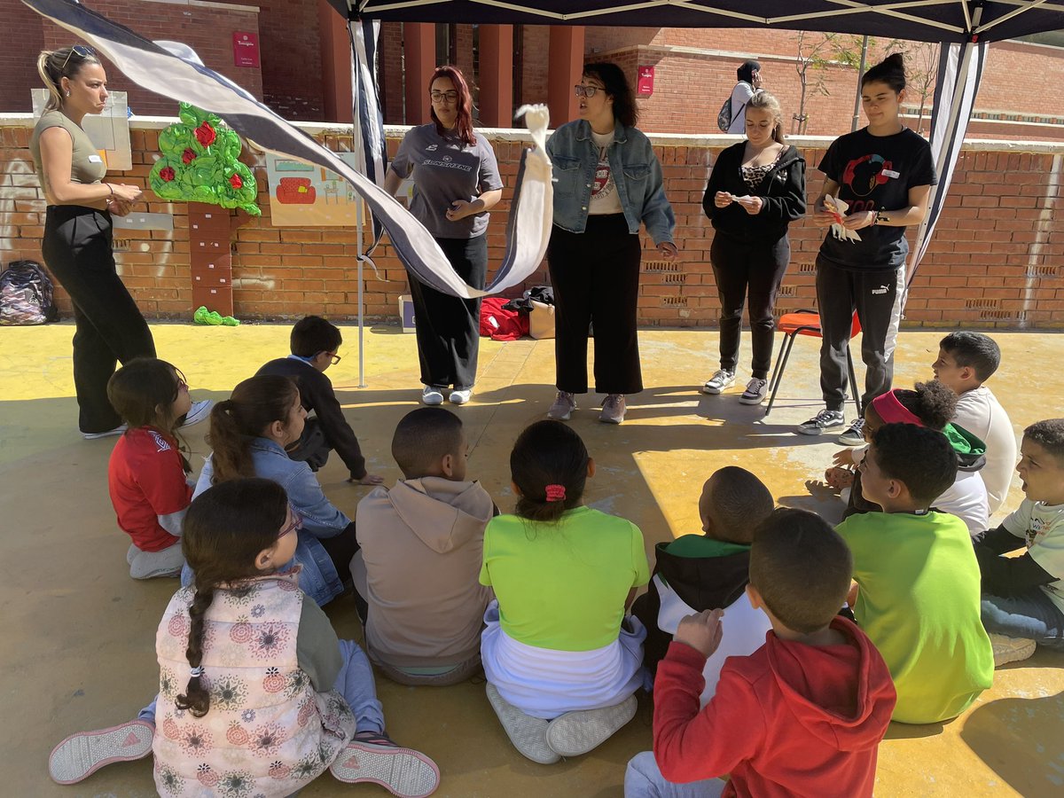 Avui hem participat del Taller cultural organitzat per l’alumnat del CFGS d’Animació Sociocultural i Turística i d’Integracio Social de l’Institut Vidal i Barraquer @TGNEducacio @TGNAjuntament @rcodines