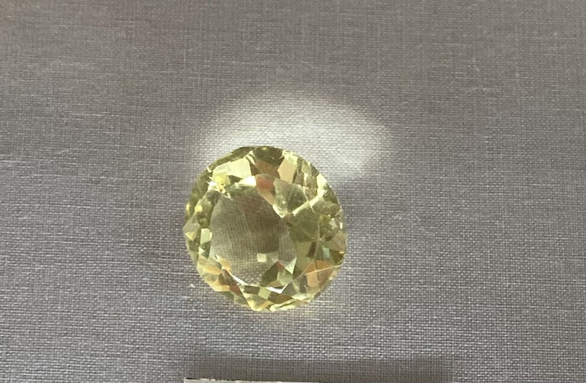 Another Guess The Gem for you!! What mineral do you think this gem is? Hint: it’s hardness is somewhere close to the middle on the Mohs scale. #GuessTheGem #GeoscienceTwitter
