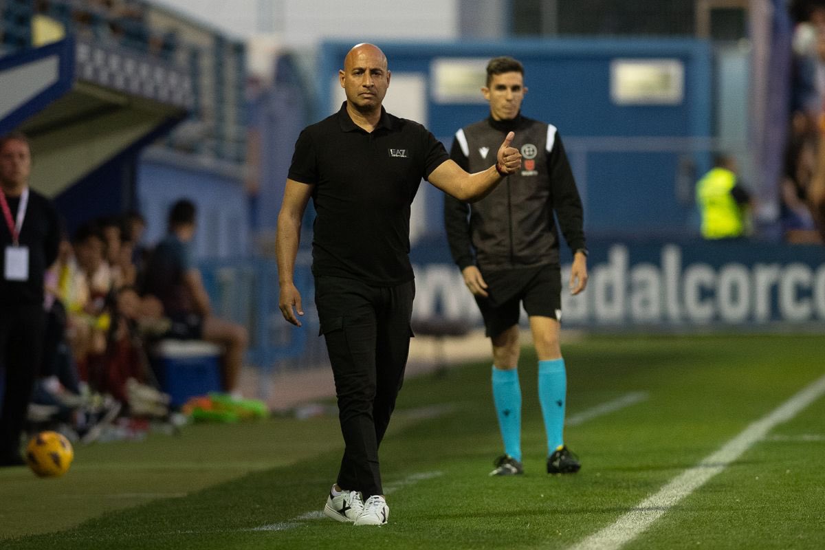 MehdiNafti12's tweet photo. Victoria de mucho valor anoche para seguir avanzando en un camino que es muy largo. Impresionante la afición, nos dais la fuerza que necesitamos. ¡Hasta el último minuto del último partido! Seguimos 💪 https://t.co/6kBAodFqvQ