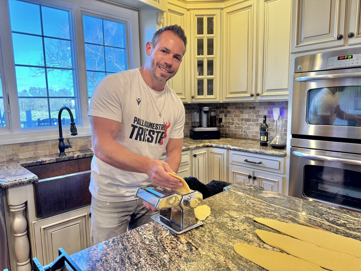 ted_rath's tweet photo. Homemade pasta night! #tedwalk #pallacanestrotrieste #italy #italianfood #pasta #ibalzini #jonata #food #italianfood #instafood #pastalover #homemade #cucinaitaliana #italian #healthyfood #love #vinoitaliano #italy #italia #italianfood 
#italbasket #pallacanestro #legabasket https://t.co/M7Ies2GUWJ