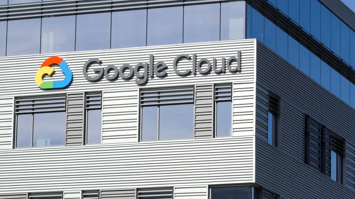 Immerse yourself in the latest updates from Google's cloud conference, spotlighting advancements in generative AI and specialized infrastructure for AI workloads

Read More: infoworld.com/article/371520…

#GoogleCloudNext #GenerativeAI #AIInfrastructure #GeminiCodeAssist #VertexAI