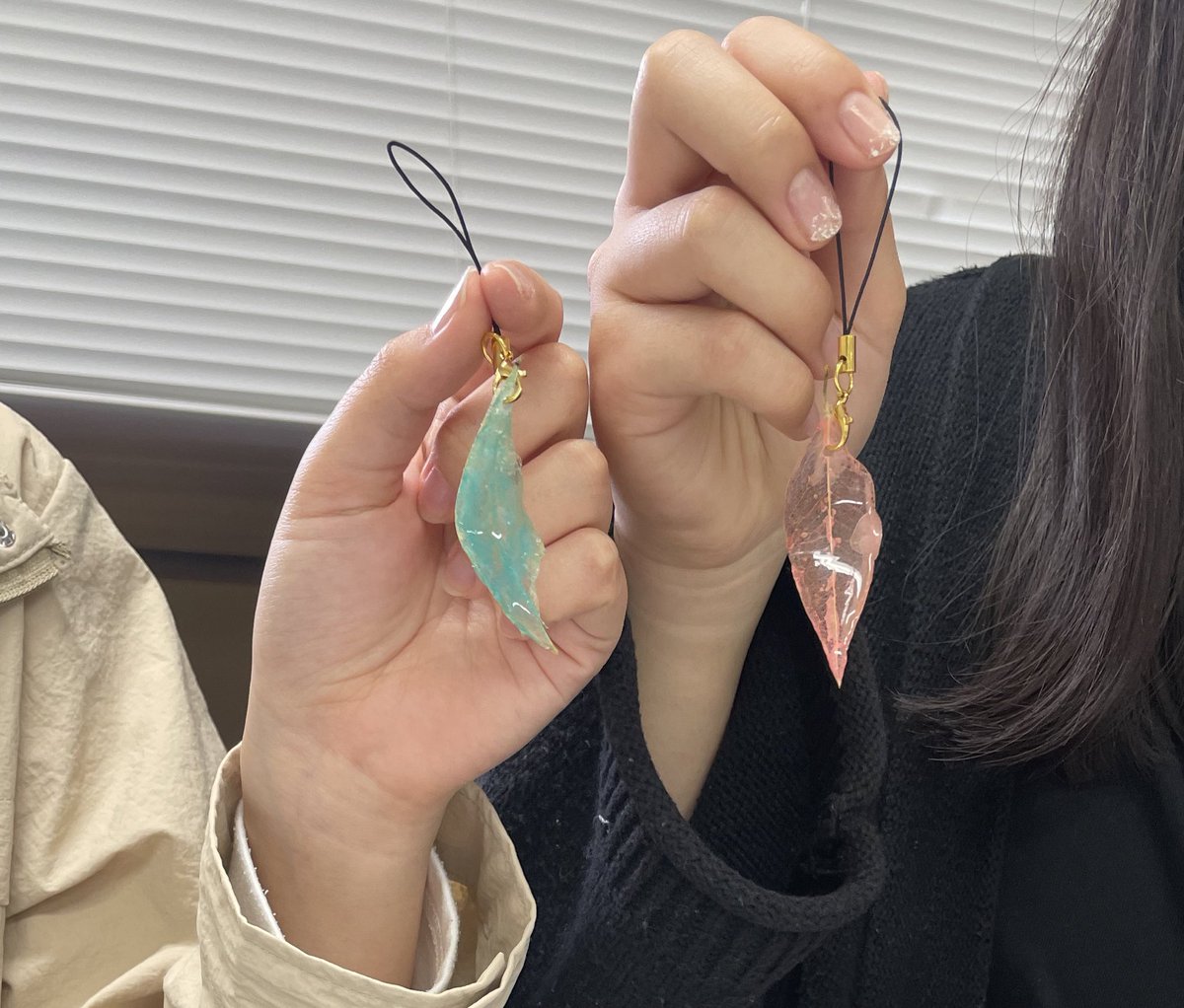 NaedokoTrg's tweet photo. なえぴく明日開催します！🎊

ミニゲームやスケルトンリーフづくりをしながら、ゆる〜くお話しましょう🙌

12:00〜12:10にDRI棟前で、「なえどこ」看板を持ってお待ちしてます！！

途中参加大歓迎です🥳
スケルトンリーフづくりもぜひ体験しに来てください〜！！

#春から香大 https://t.co/Vd40si5KHj