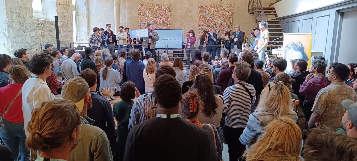 📣 Le palmarès des bourses Albert Londres révélé En partenariat avec @franceinfo 🏆 Bourse web vidéo 👏🏼👏🏼 @MarinePerin pour son projet d’enquête sur le masculinisme 🏆 Bourse podcast 👏🏼👏🏼 @annalecerf & @CoraliePierret pour leur projet de reportage sur la jeunesse dans le monde