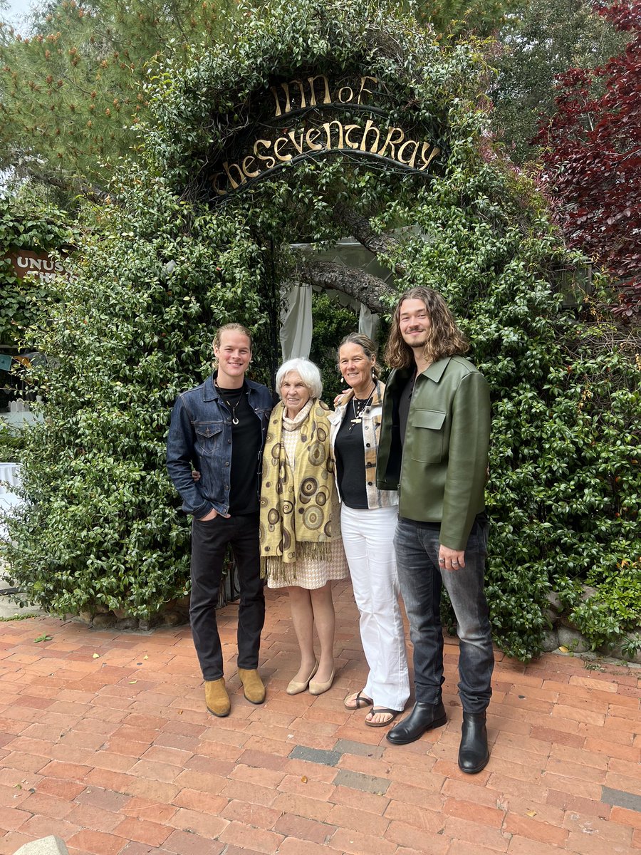 GatorGal0715's tweet photo. Another wonderful adventure to LA to visit my boys. 
Big hikes thru the Santa Monica Mountains to the top of Saddle Peak 2,805ft. 
Had lunch w/ our cuz, owner of Inn of the Seventh Ray. Sat w/ actor Craig T Nelson at church and had a nice talk after. Amazing trip! https://t.co/3xbvKKjB3Q