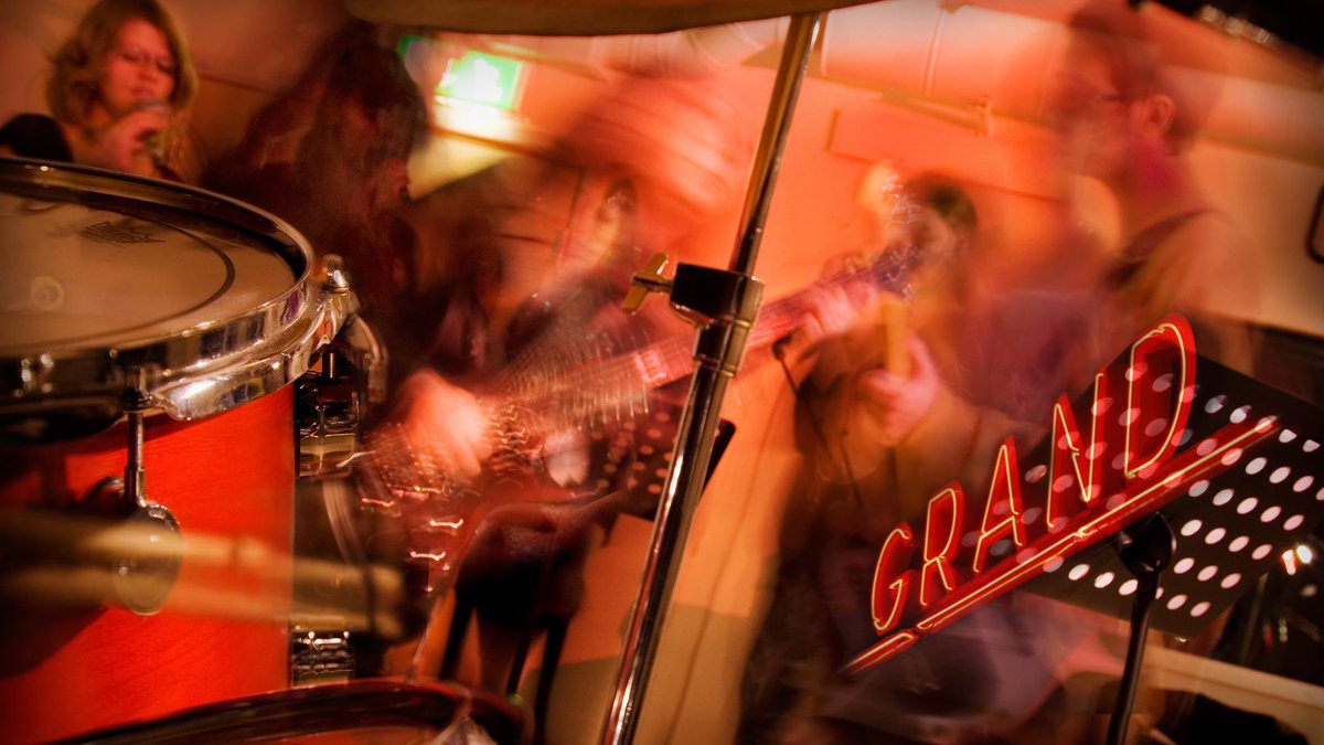 ua_estetiska's tweet photo. Musikeleverna vid Uppsala estetiska bjuder in till Rockkonsert! Onsdag den 17 april kl. 18–19.15 på Grand, Trädgårdsgatan 5. Fri entré. Välkomna! https://t.co/VNFIf7zBDi