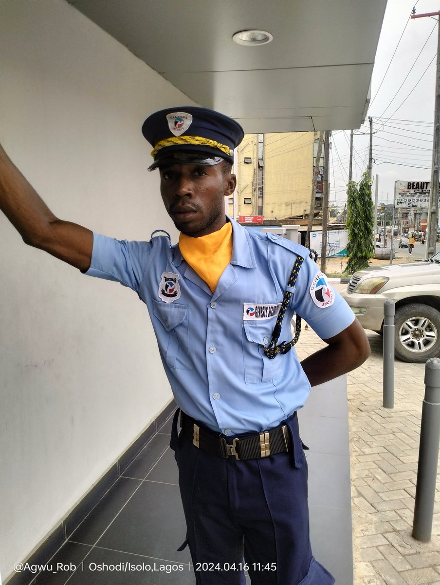 AgwuRoberts's tweet photo. @parallexbankng
@ARISEtv
@channels
Please note the kind of guards you deploy to your branches. was just harrased by him on Osolo way branch at 11:45am because I insisted on making more than 1 withdrawal on the ATM and this ATM only dispenses ₦5,000 at once. Is this a new trend? https://t.co/HglyQWdkhu