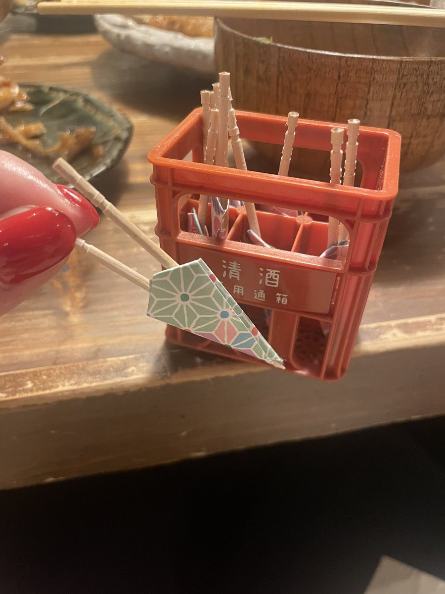 imulin1223's tweet photo. 「可愛らしい爪楊枝入れ見つけました！」と福岡のフォロワーさんが送ってきてくださいました。嬉しい！すぐアップさせていただきます！と返信したところ、、 https://t.co/c2htOOc0zT