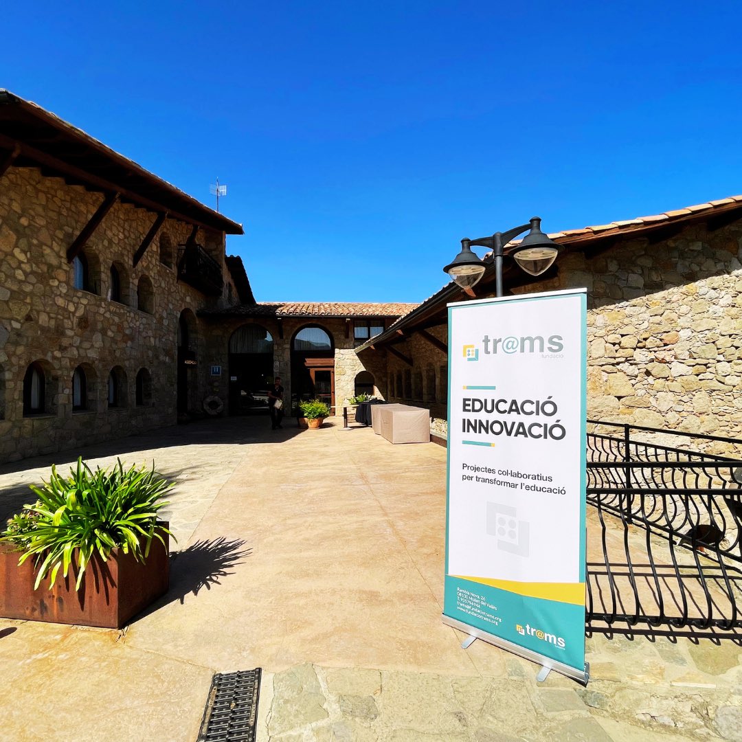 FTrams's tweet image. Aquest cap de setmana vam dur a terme el primer Stage d’equips directius de les escoles associades a Tr@ms. 
 
A banda d’estrènyer lligams, vam realitzar diverses activitats i treballar aspectes com la gestió emocional, el lideratge positiu i la cohesió de grup.
 
#sharetolearn