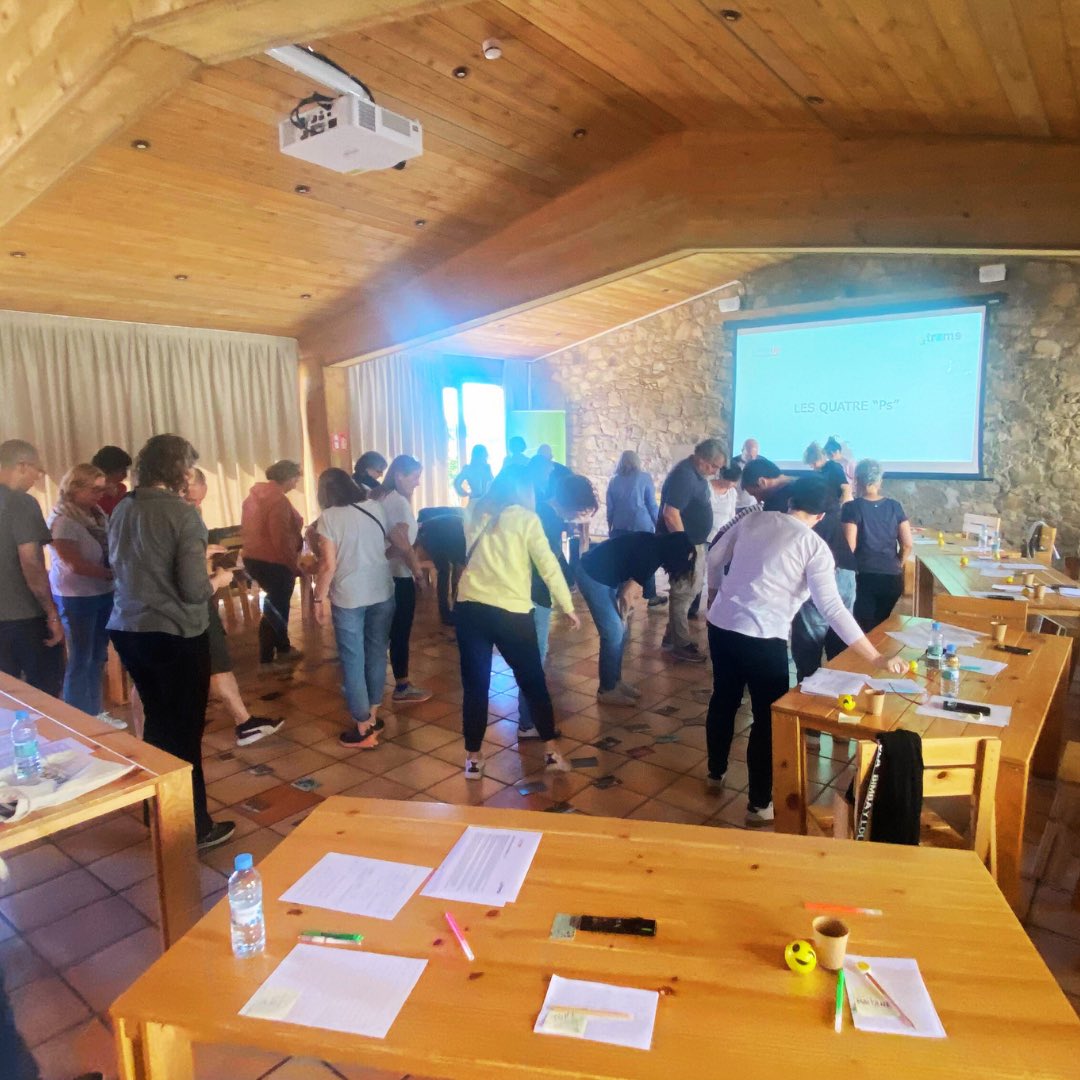 FTrams's tweet image. Aquest cap de setmana vam dur a terme el primer Stage d’equips directius de les escoles associades a Tr@ms. 
 
A banda d’estrènyer lligams, vam realitzar diverses activitats i treballar aspectes com la gestió emocional, el lideratge positiu i la cohesió de grup.
 
#sharetolearn