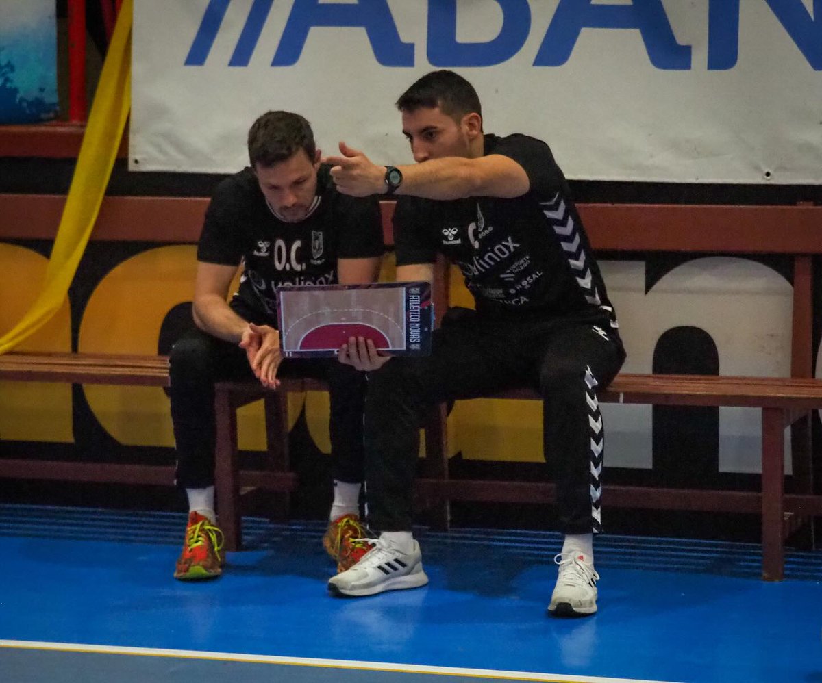 SERBAIXOMINO's tweet photo. 📍#HxHBaixoMiño 

📻105.1 FM 🖥️ https://t.co/kzjYxvkTUI 

🎤 Analizamos cómo llega el @Atlguardes_ofic al play-off y el futuro del equipo con el presidente @CHUCHYGUARDES y la actualidad y las cuentas de la permanencia del @atleticonovas con el técnico @CsarArman https://t.co/5cClMGjMFZ