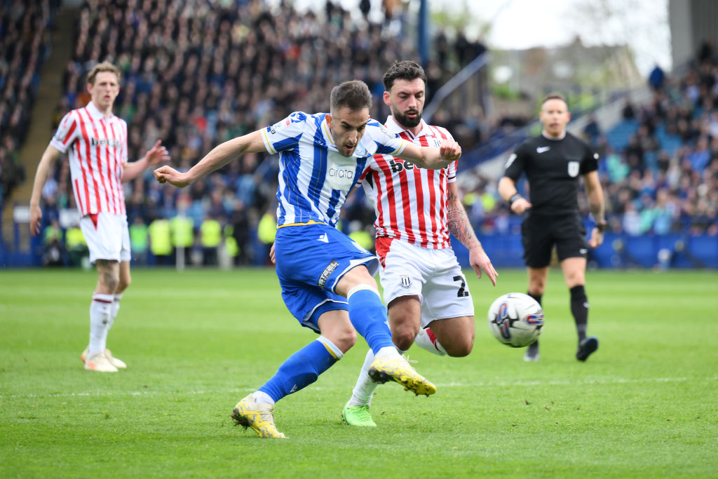 Big praise for Pol Valentin and how he has turned around his #SWFC career. Reminds me a little of Jack Hunt with his energy and desire to get forward down the right. Still needs to improve his defensive work but he has done pretty well in his first year in English football. 🦉⚽️