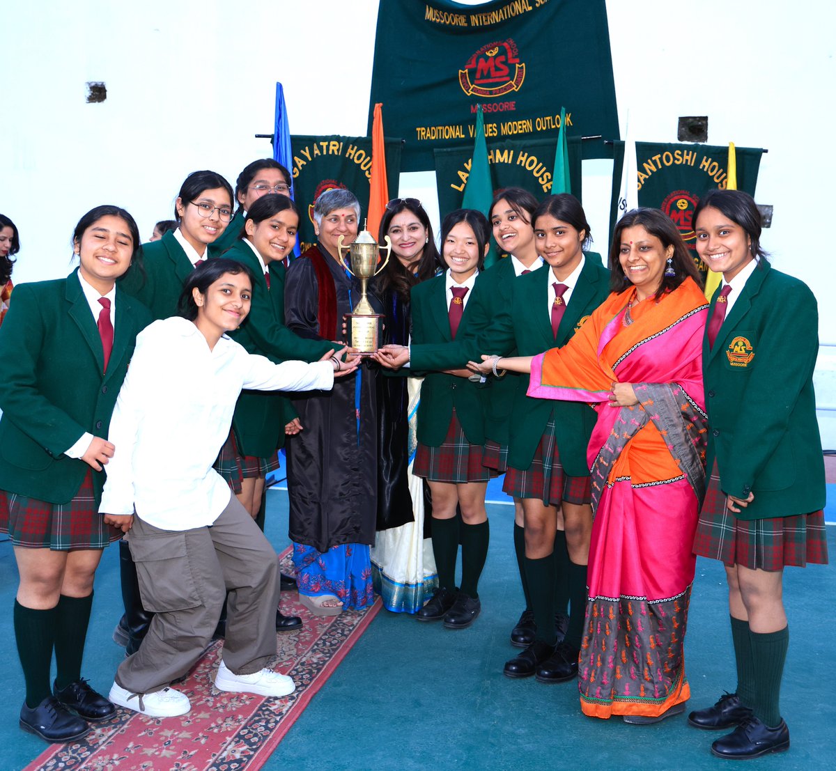 #PrizeGivingCeremony🏆 The event, marked with prestigious awards and commendations, showcased the remarkable achievements of its students from Grades 1 to 12. #annualprizeday #prizeday2024 #girlsschool #ibschool #residentailschools #misindia #mussoorieinternationalschool
