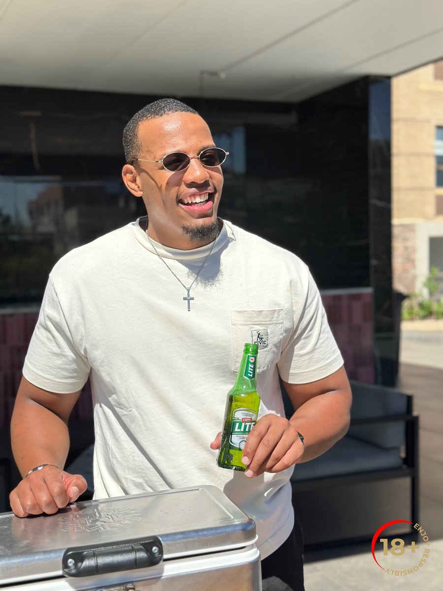 JuicyJay_Siya's tweet photo. Itโs all good vibes on the #Litenup side of @castlelitesa
#litenup #extraCCCold https://t.co/3UDvuI41Zl
