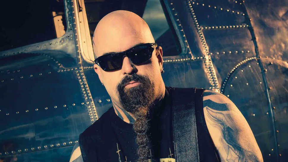 Kerry King, Londra'daki konseriyle Birleşik Krallık'ta ilk kez headliner çıkacağını duyurdu.
Kerry King announces UK headline debut with tiny London show.
#kerryking #kfk #debutshow #london #metal #metalmagazine #metalfruitmagazine #metalfruitturkey