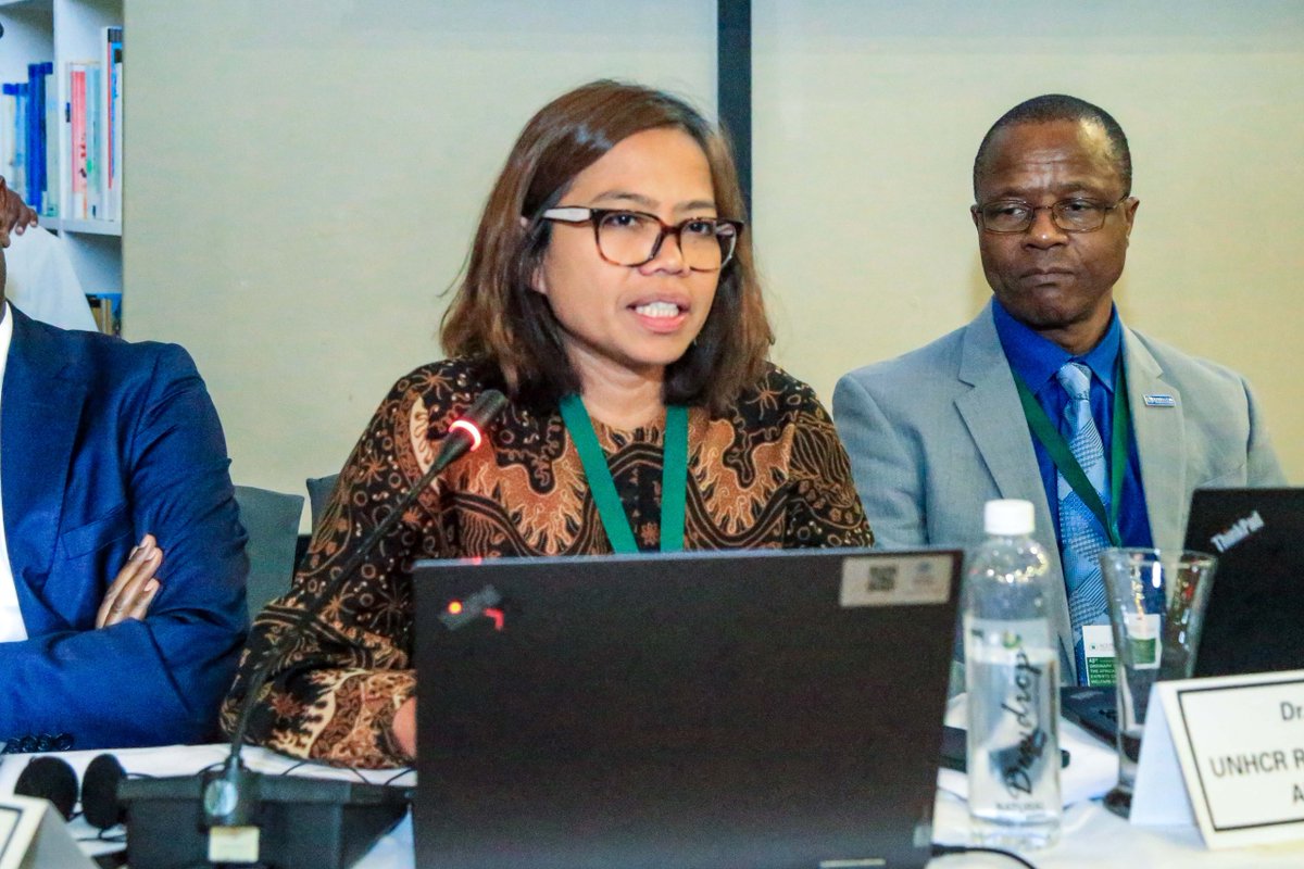 acerwc's tweet photo. Contrary to media narratives which seem to indicate that Africans migrate more outside the continent, Africans want to live in Africa. 

94% migrates regularly. The majority do not cross oceans.

Source: IOM Data

#ACERWC43 https://t.co/7F0ihvBAXP