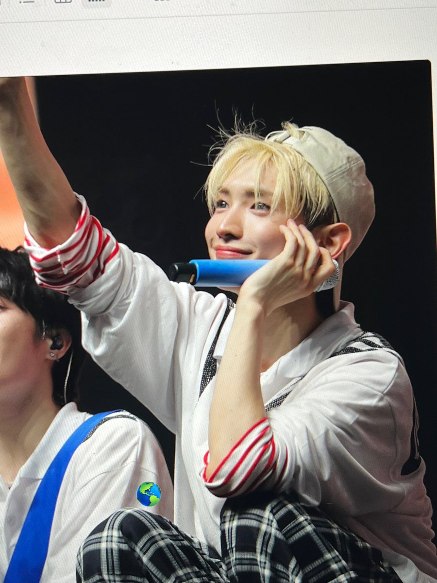 hykwl4's tweet photo. 팬들 사랑 가득 받는 네가 너무 행복해 보여서 나도 행복해 웅 🥹 https://t.co/b8z53qUY17