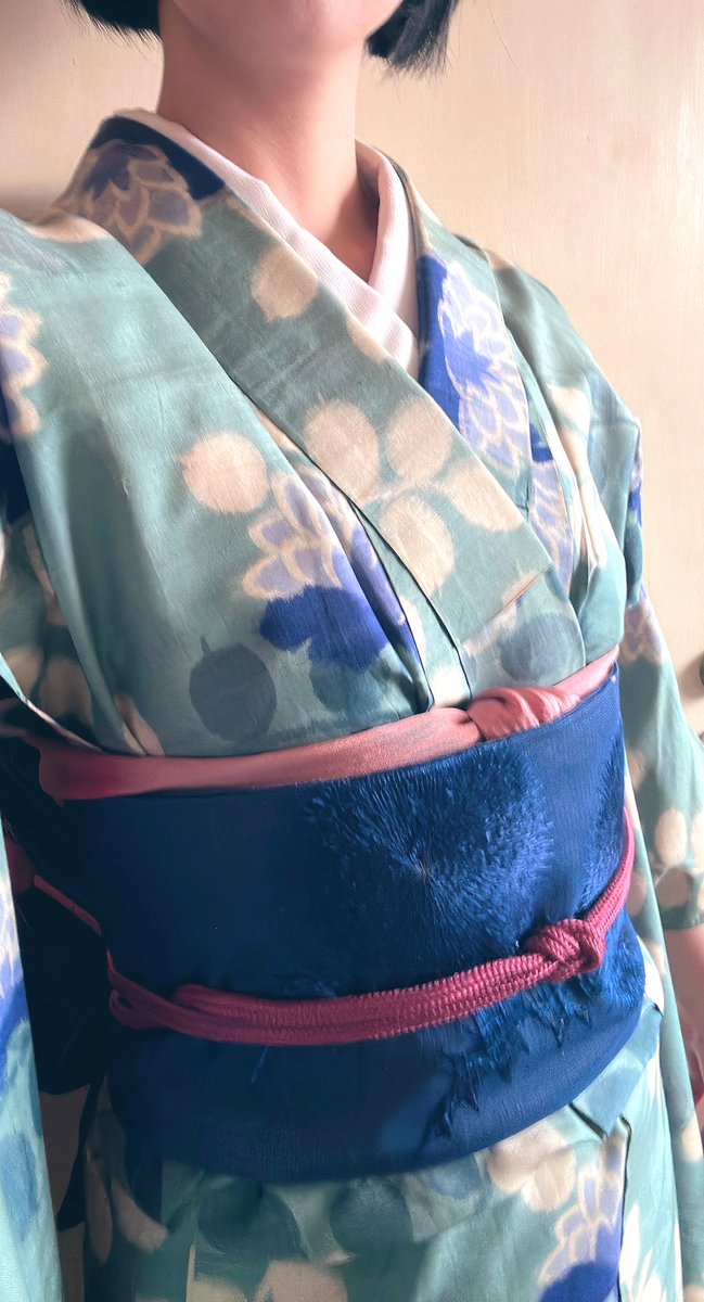 yooooooooooooko's tweet photo. どんな辛いことがあっても前に進まなきゃいけない。
人生は一度きり、いつも小さな幸せに敏感でありたい。

気持ちを切り替えて。

着物で花見行ってきました。
葉桜だったけど、気持ちの良い気候でとてもリラックスして楽しかったです。 https://t.co/fhTQWOj4Nn