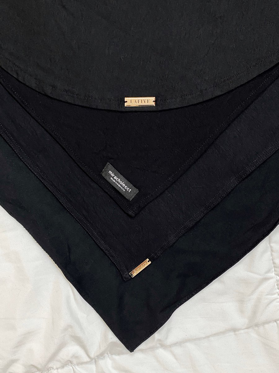 lildipie's tweet photo. PASHMINA KAOS ITEM>>>

Tim pashmina kaos + hijab item garis keras sampe udah punya 4 biji dan bakalan nambah lagiii😭😭 https://t.co/mBnu79hiZ8