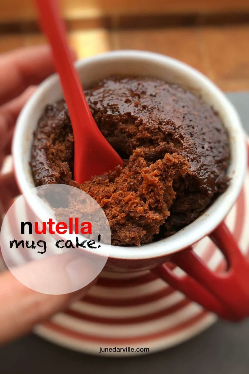 ❤️ 𝐍𝐮𝐭𝐞𝐥𝐥𝐚 𝐌𝐮𝐠 𝐂𝐚𝐤𝐞 ❤️ A sticky and sugary last minute #snack or sneaky treat: try out this #Nutella mug #cake! Ready in 10 minutes. #Chocolate ❤️ 𝐑𝐞𝐜𝐢𝐩𝐞 >> junedarville.com/nutella-mug-ca…