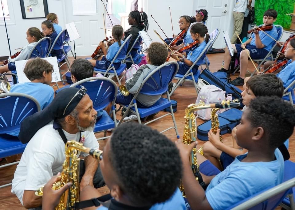 #Leerorkest #Saba swingt de pan uit! Op weg naar het eerste concert! leerorkest.nl/leerorkest-sab… #muziekonderwijs #muziekeducatie #basisonderwijs #onderwijs #kunst #cultuur #instrumenten @ministervRB