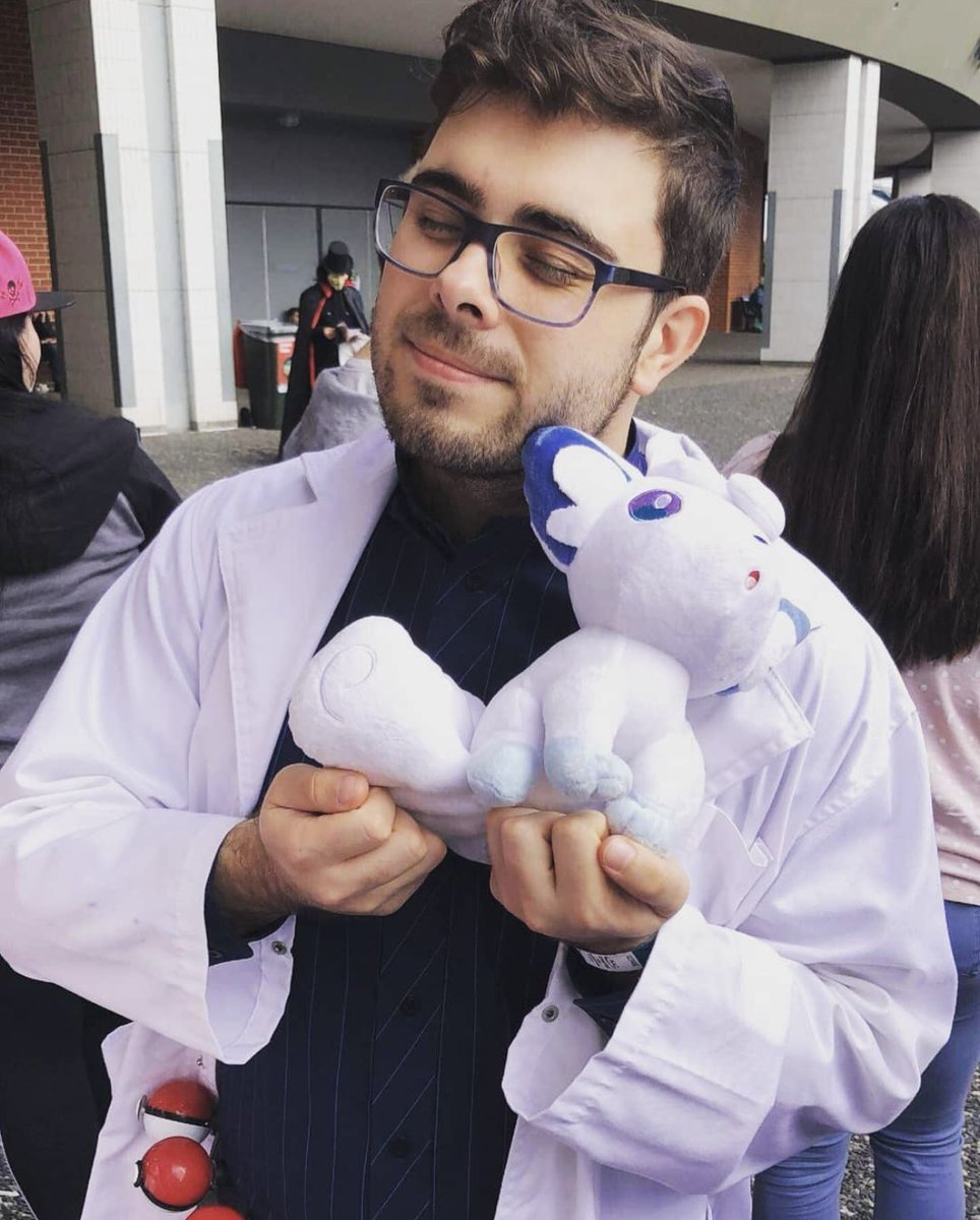 Finnicks_Sugar's tweet photo. My most liked picture on instagram.

“Scientist Bran wants to battle.
Go Ghiaccio the Alolan Vulpix!”👨‍🔬🦊❄️ https://t.co/YFAC59eIwI