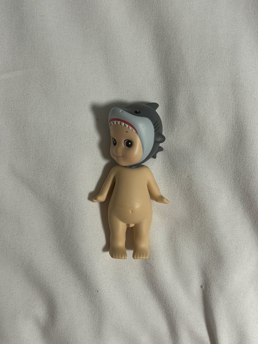 wts lfb sonny angel ph ! ꩜
✷ shark marine series

₱450 PAYO — with orig box