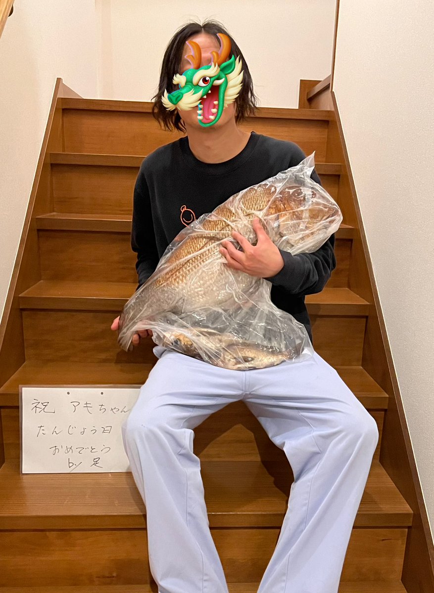 アキHIT tweet media