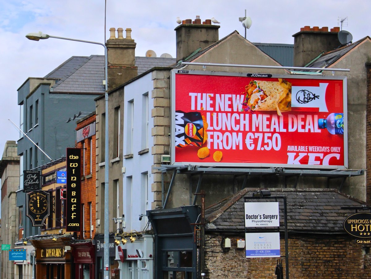 Lunch just got upgraded 😎 Boring lunch options? Not when you can grab the ultimate hot, fresh and tasty @KFC_UKI Meal Deal. The campaign is planned by @SparkIRL & PML, running across 48 sheets and Digital 6's in roadside and retail environments. #BeMoreNow #Lunch