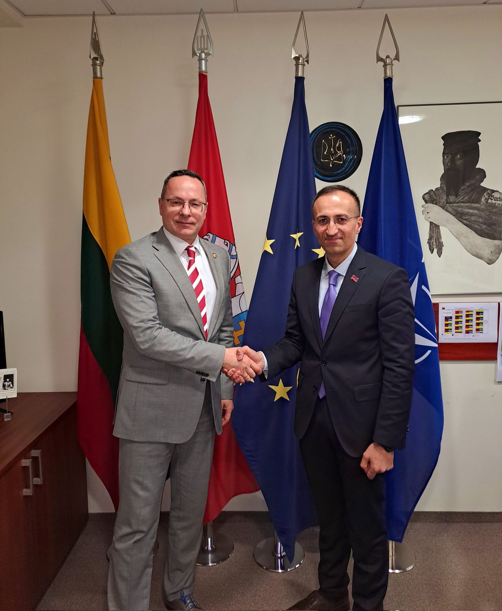 Inspiring meet with Chair of #Armenia - #Lithuania #Estonia #Latvia Friendship Group @Arsen_Toros on his country back on track to Europe whole & free - historic turn, supported wholeheartedly by @LRSeimas @LTSeimasForeign