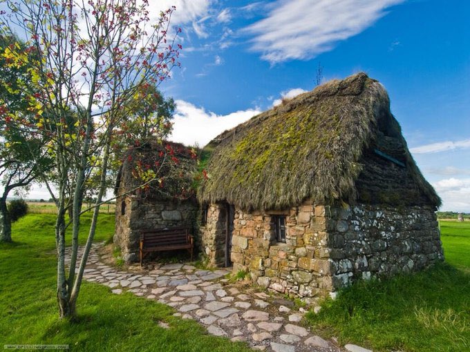 It is a beautiful day today in Northern #Scotland but April 16th 1746 was a very bleak day indeed. The Battle of #Culloden was fought in bitter weather, and it saw hopes and lives end in mud and sleet. One fool’s dream became a nightmare for the masses. #history