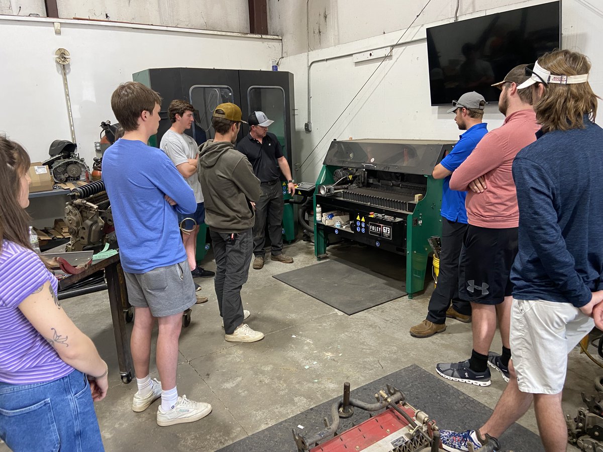 Dusty, the EM at the Blessings Golf Club, gave my class a 'spin' around the reel and bedknife grinders. Excellent walkthrough of the whole process...thanks guys!!