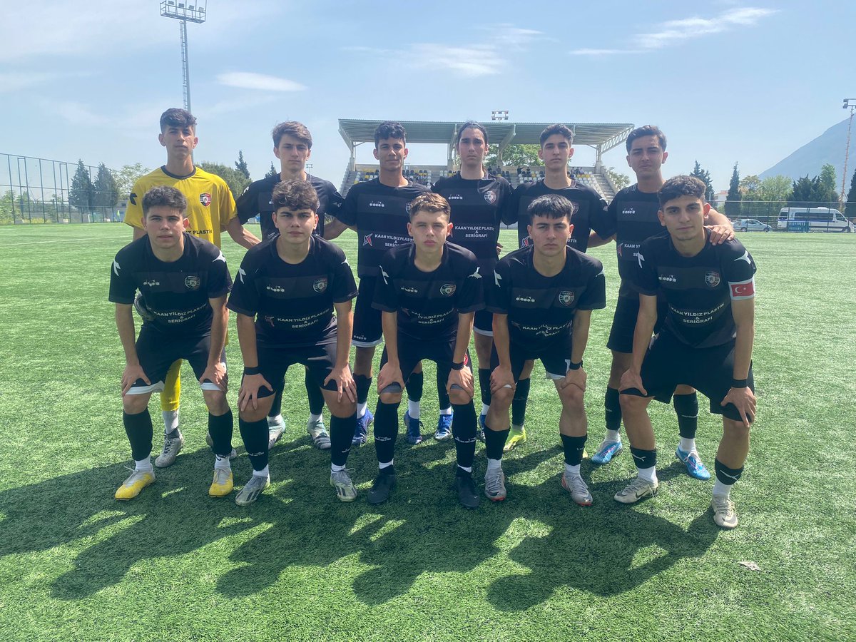 U17 TAKIMIMIZ DOLU DİZGİN!
U17 Ligi Play-Off maçlarına devam eden Yıldızspor 45 Futbol Kulübümüz, 3.hafta müsabakasında Karaağaç Teknik Spor Kulübü ile karşı karşıya geldi.