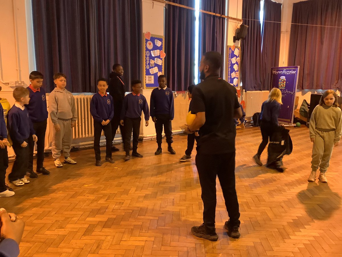 Mrs Chamberlain tweet media