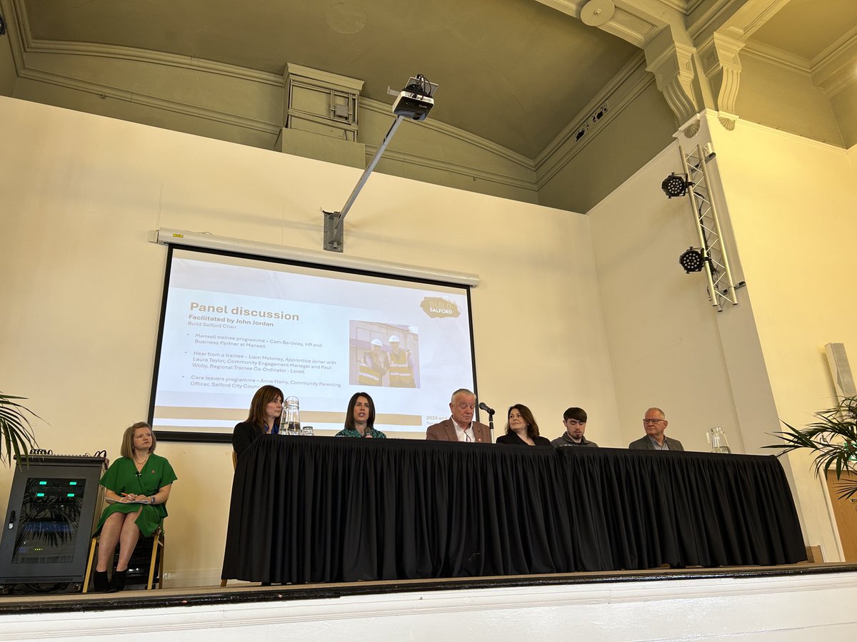 Spoke to a packed ⁦@build_salford⁩ event at Eccles Town Hall this morning- phenomenal support for this brilliant programme delivering jobs and career progression for young people from across the City - excellent work all round #spiritofsalford #localgov #skills