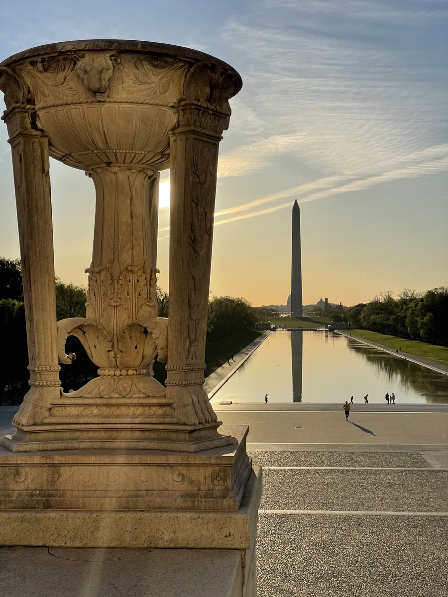 The American College of Surgeons is on Capitol Hill today, advocating for equitable health care for our patients. And a good morning for a monument run! ⁦@AmCollSurgeons⁩ ⁦@UWSurgery⁩ #ACSLAS24