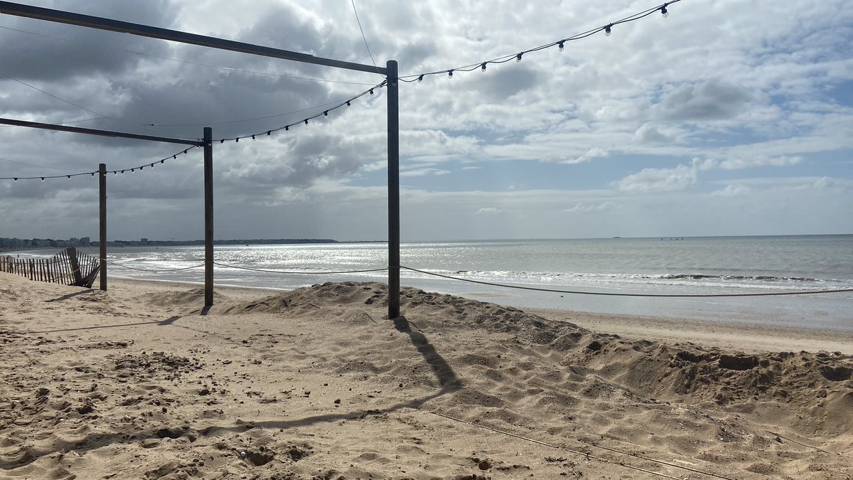 ElodiePinel2's tweet photo. 🫶Bretagne Sud 🌊 Guérande et La Baule 🥞

🤘Entre une huître, une crêpe et une plage, les #femmesphilosophes sont là 😎

@editionsstock @EspaceCulturelL @LaBauleTV @OuestFrance 

#femmesphilo #femmespuissantes #philosophie #feminisme #moiaussijepensedoncjesuis https://t.co/Wc2Pd0by5z