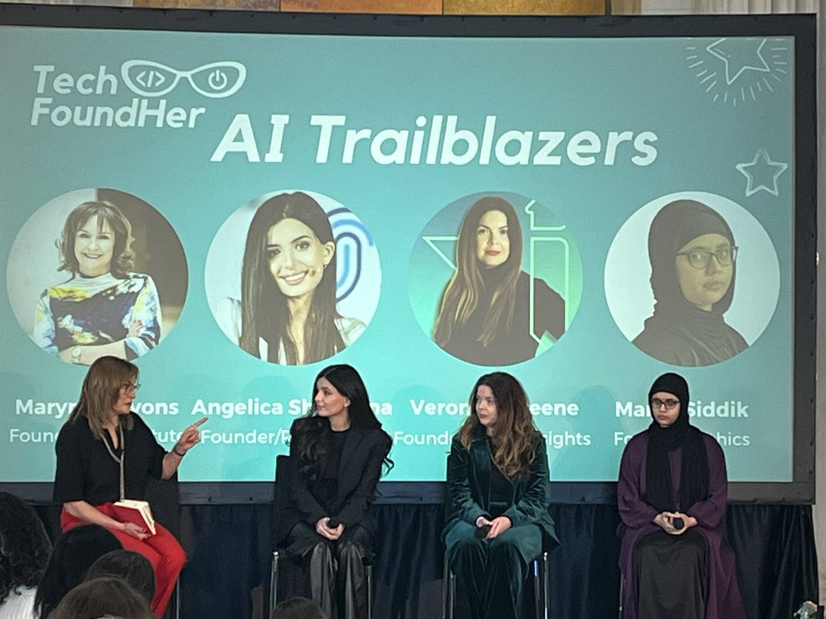 Just look at this gold plated panel of trailblazers disrupting their markets. Solving politics, 👏solving credit ratings & housing👏 and solving AI in hospitals. 👏 Excellent hosting by @maryrose @Angelikaintech