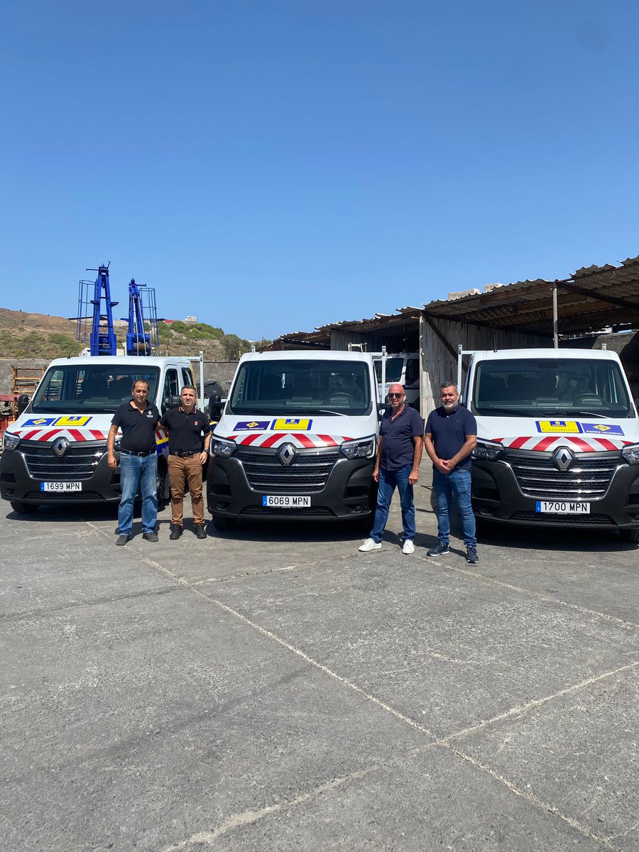 azudautos's tweet photo. Nueva Entrega

Esta vez por partida triple, hemos logrado en AZUDAUTOS SL la confianza para la adquisición de tres vehículos Renault Trucks España MASTER RED - CCAB CREW RTWD 3T5 - L3, la empresa Perez Moreno incorpora estas tres unidades nuevas, con caja basculante https://t.co/i1KEocAvfr