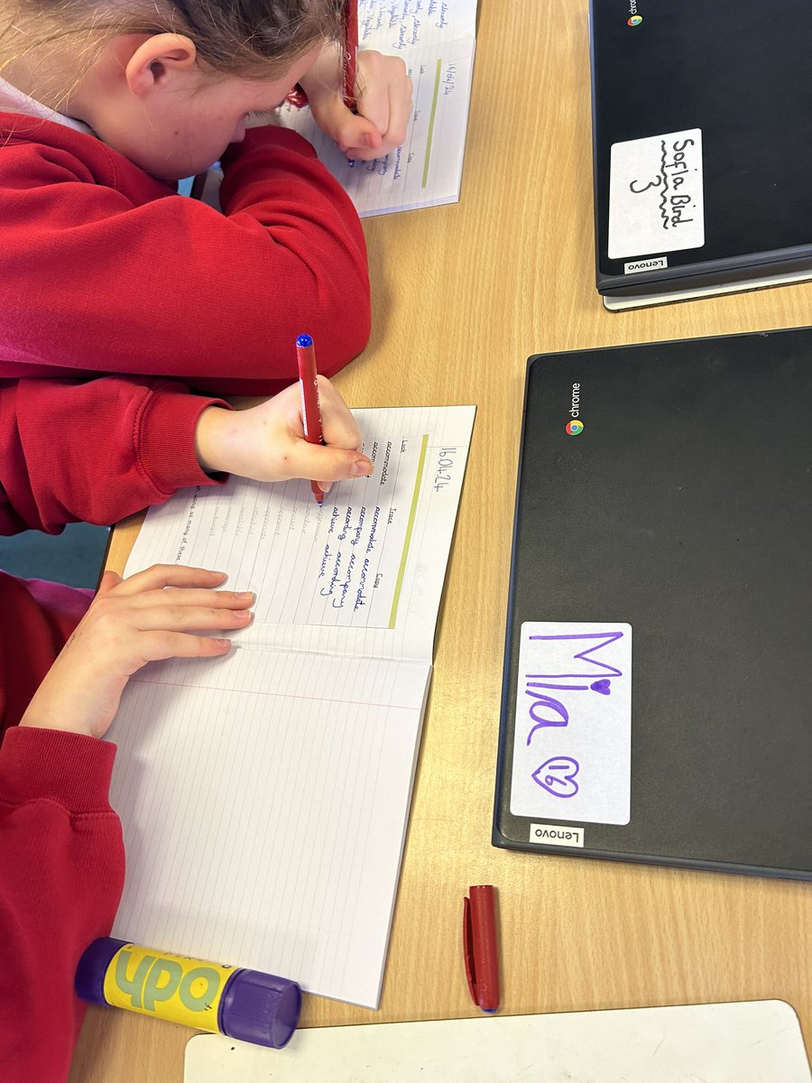 BG_Foxes's tweet photo. Handwriting practice using @letterjoin this morning 🖊️ #BGWriting https://t.co/a9cUOF0EVc