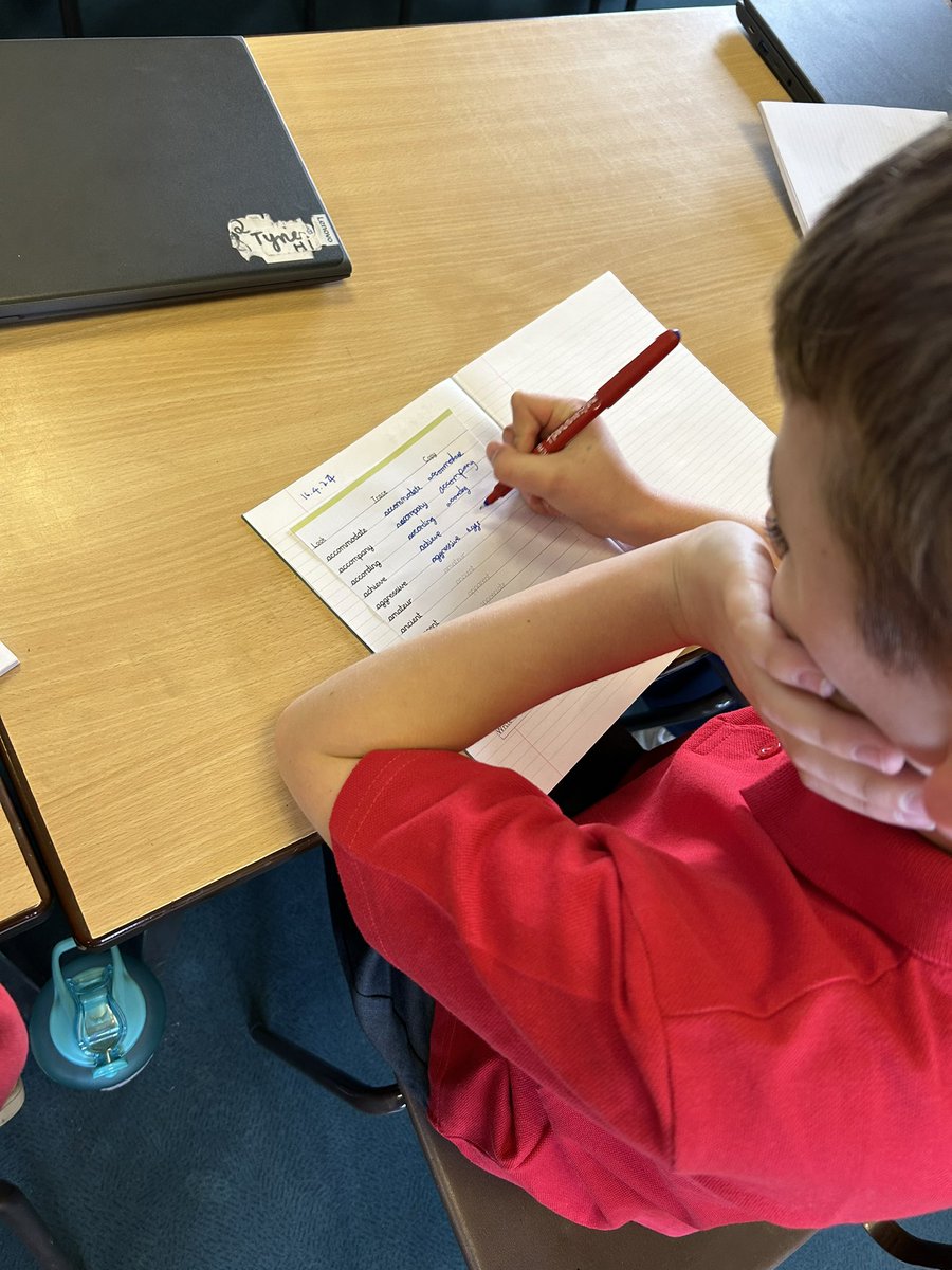 Handwriting practice using @letterjoin this morning 🖊️ #BGWriting
