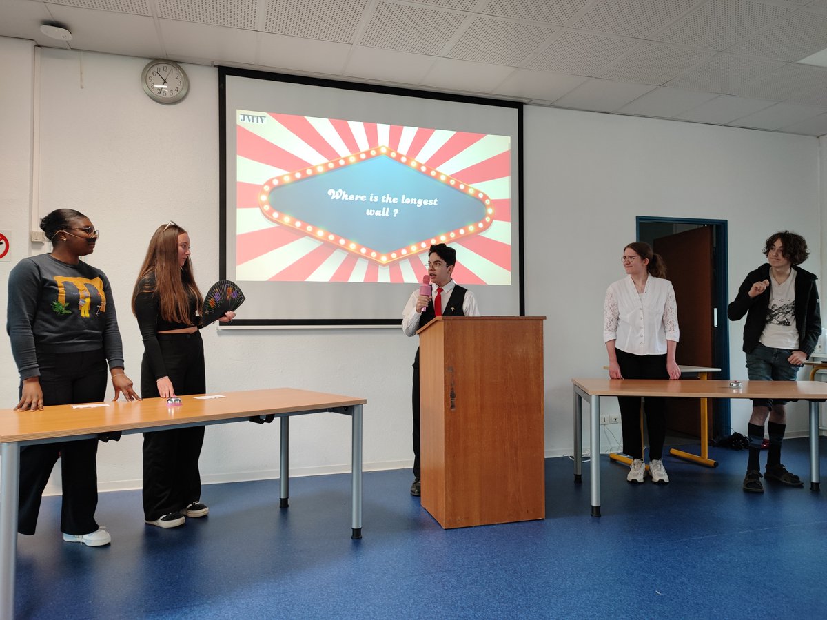 Lycee_Monnet's tweet photo. Matinées des langues vivantes au lycée Monnet ce matin. Un beau challenge verbal et théâtral dans les langues enseignées au sein de notre établissement. Des performances de haut vol pour nos élèves. Merci à eux et à leurs professeurs. Bravo à nos pôles d'excellence linguistique. https://t.co/VJCScflzs5