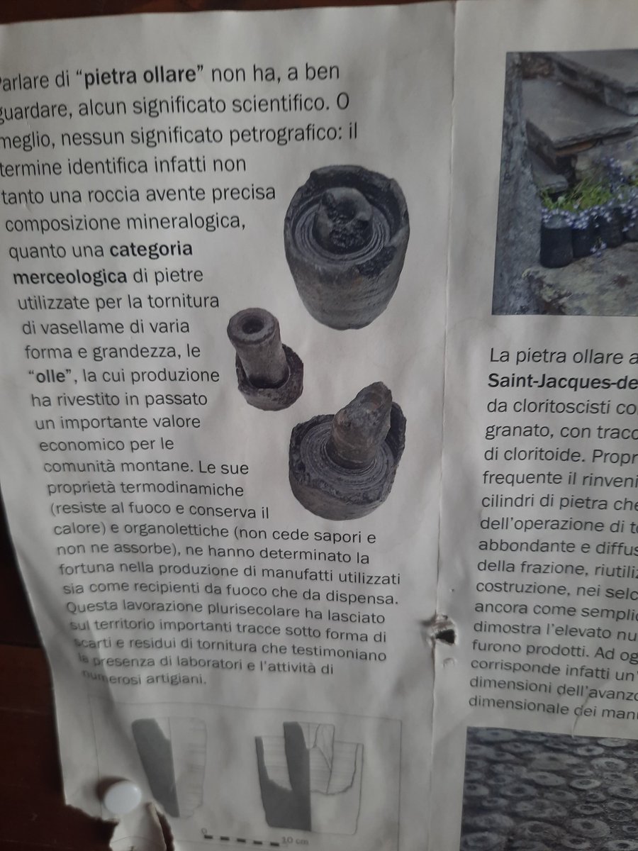 A fetching #TinShed for #TinShedTuesday in St Jacques, Val d' Ayas. In the third picture, I think are 'olle', soapstone (ollare) vessels produced locally, and here incorporated into the wall. Found the information sheet in a bus shelter a little while later.