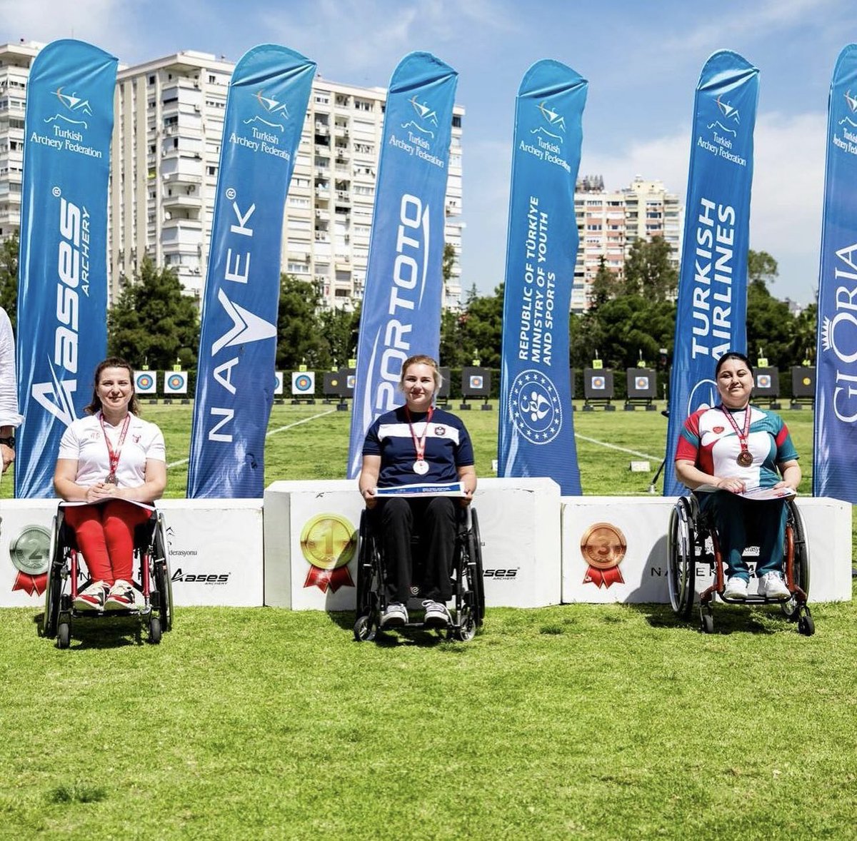 Harika! 

Antalya'da gerçekleşen Para Okçuluk Ulusal Egemenlik Kupası'nda sporcularımızın başarısı gurur verici! 

2 altın, 1 gümüş ve 1bronz madalya kazandık.

Tebrikler! 

Ayrıca, bu başarıda ürünlerinizi kullanan 4 sporcunuzun rolü olduğunu belirtmek de harika.  #taktimgrup