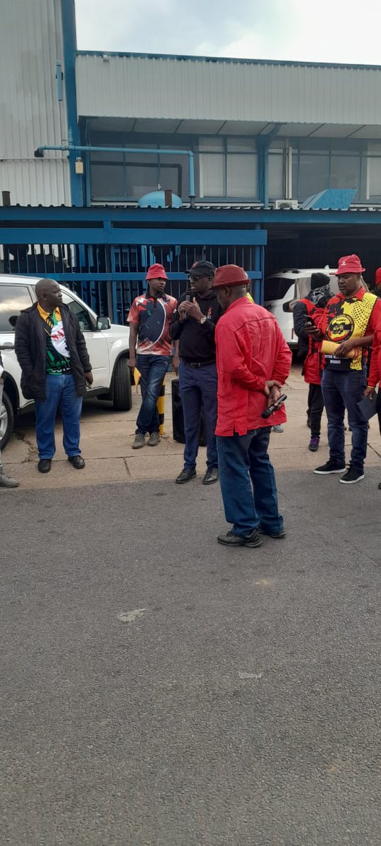 #COSATU #SACPRedBrigades #ElijahBarayiBrigades are on the ground in various communities engaging with workers and their families to participate in the coming #WorkersDay celebrations on May 1 and also to #VoteANC on May 29 @MYANC @SACP1921 @_cosatu